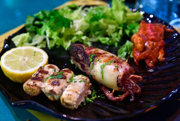 Äolische Köstlichkeiten: Kapern, Pesto und frischer Fisch